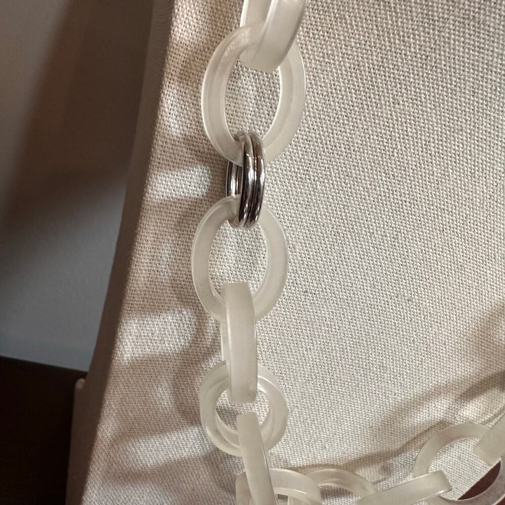 R.J. Graziano Frosted Lucite Chain Links Necklace Statement Jewelry White Silver - Picture 12 of 15